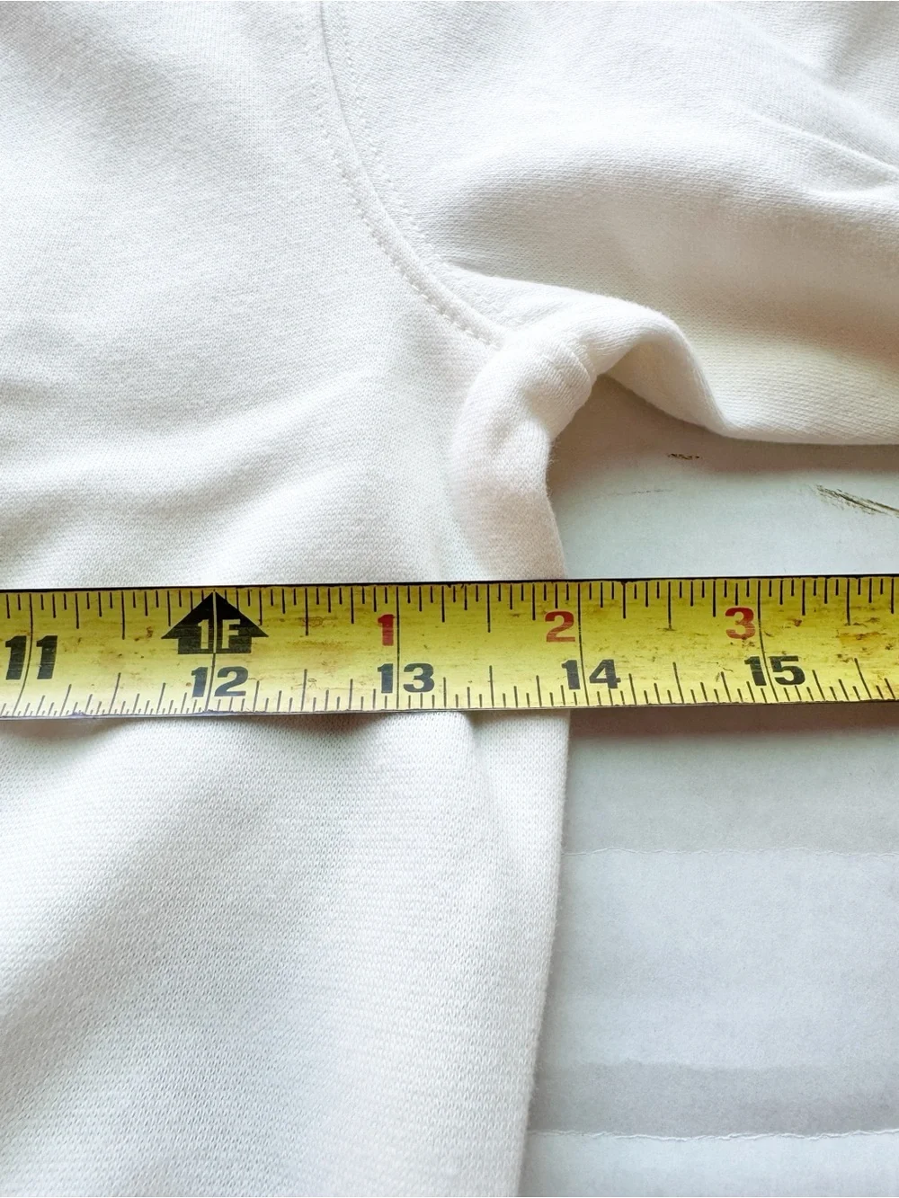 Girls New Sweatshirt in Cream with Rainbow Size 2T NWT